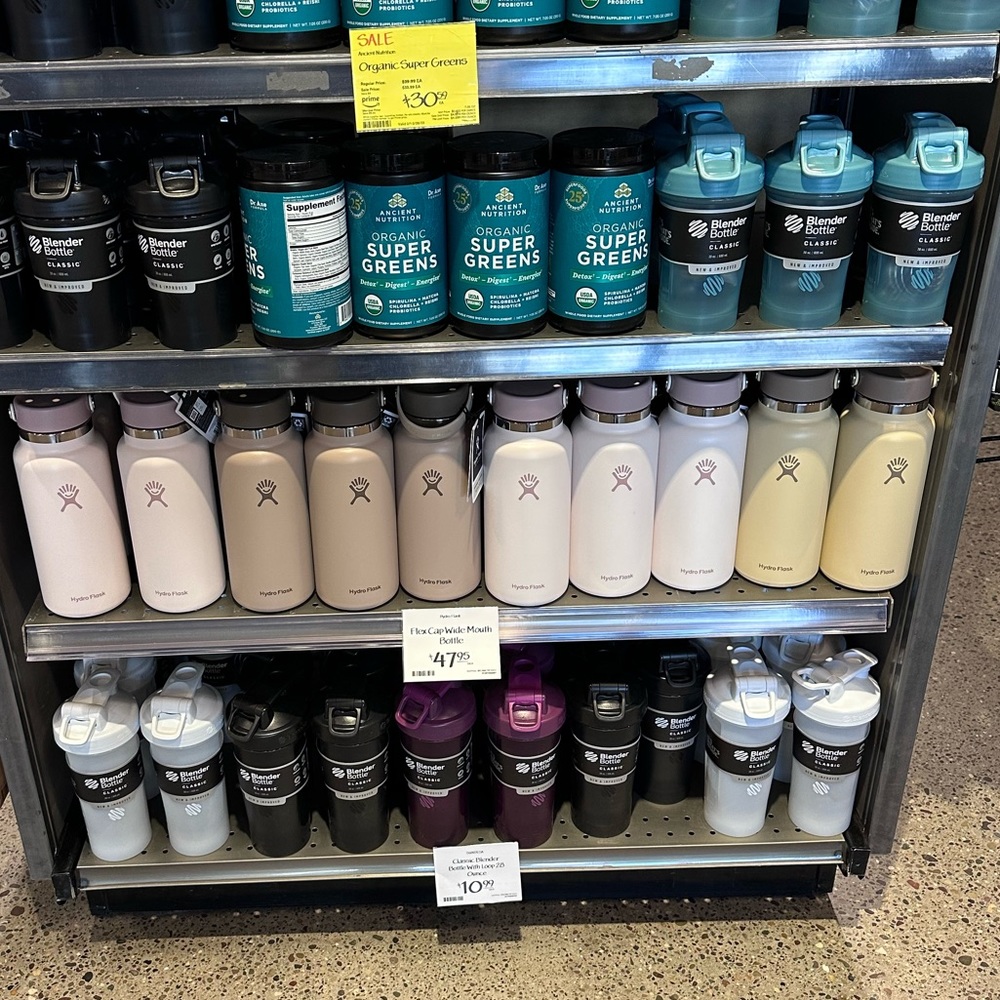 Whole Foods Hydroflasks RARE - NWT! Beech💛🤍 DO NOT BUY ‼️